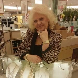 Meet your Posher, Gloria